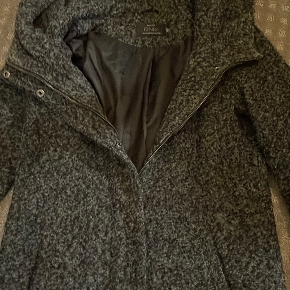 Black Wool Blend Coat - Picture 6 of 13